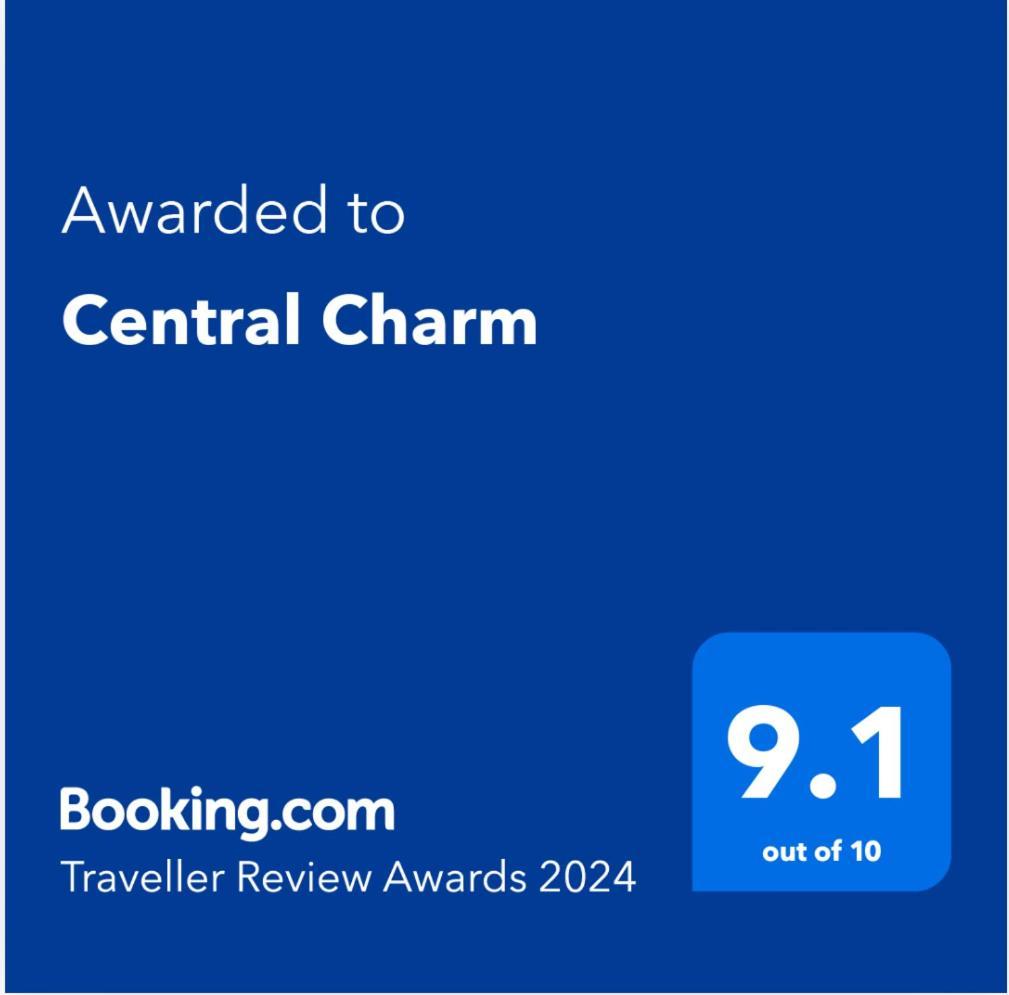 Central Charm Bucarest Esterno foto